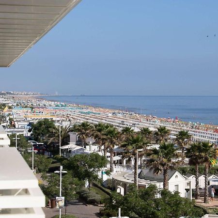 Club Hotel Riccione Bagian luar foto